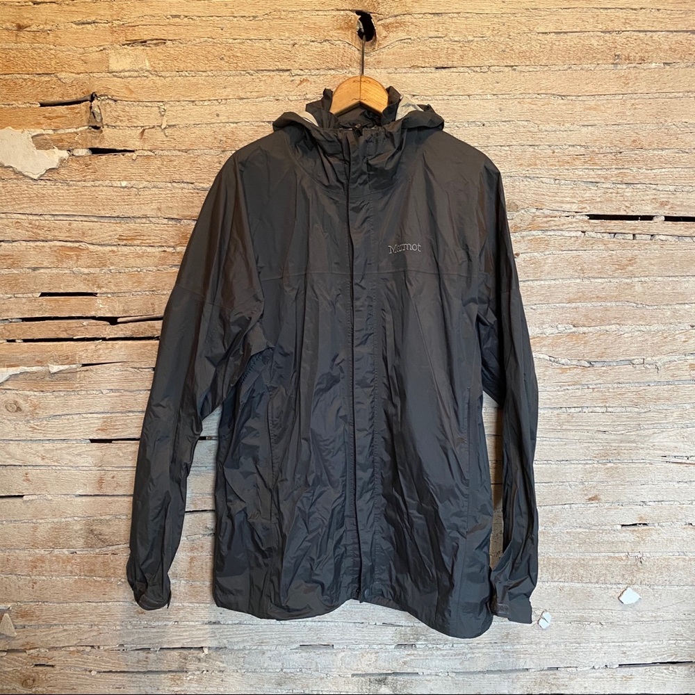 Light weight, dark color.